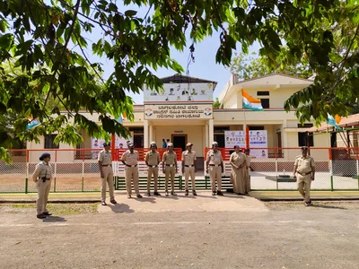 ಟೆಕೆಟ್ ತಪ್ಪುವ ಭೀತಿ  ಹೋರಾಟದ ಹಾದಿ ಹಿಡಿದ ಬೆಂಬಲಿಗರು