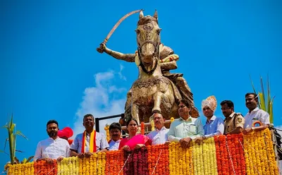 ಕಿತ್ತೂರು ಉತ್ಸವ  ಜಾನಪದ ಕಲಾ ವಾಹಿನಿಗೆ ಚಾಲನೆ