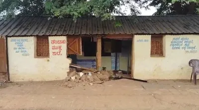 ಶಾಲೆ ಗೋಡೆ ಕೆಡವಿದ ಪ್ರಕರಣ  ಮೂವರ ಬಂಧನ