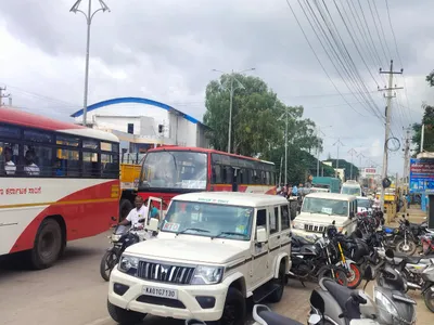 ಸಂಚಾರ ದಟ್ಟಣೆ  ಆ್ಯಂಬುಲೆನ್ಸ್ ಗೆ ಅಡಚಣೆ